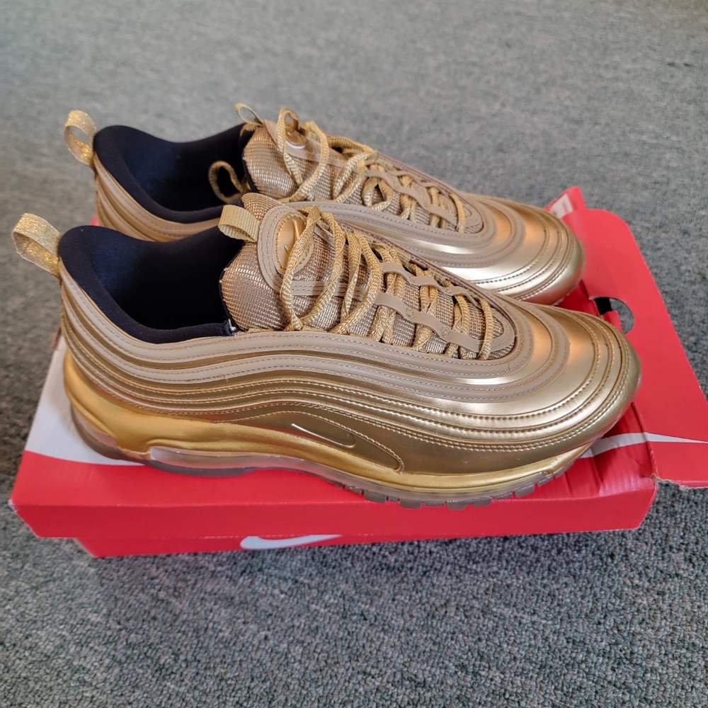 NIKE AIR MAX 97 GOLD RARE FIND SIZE 10.5